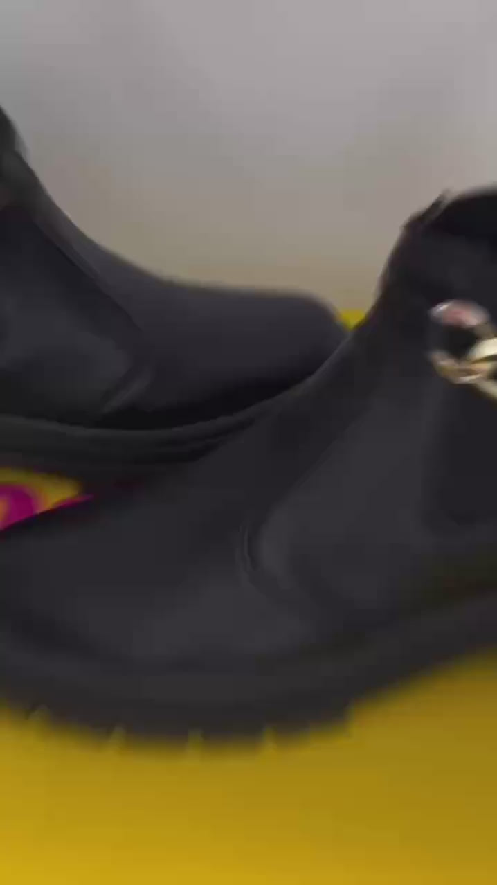 Bota Coturno Moleca Tratorada Calce Fácil Detalhe em Corrente Confortável Original